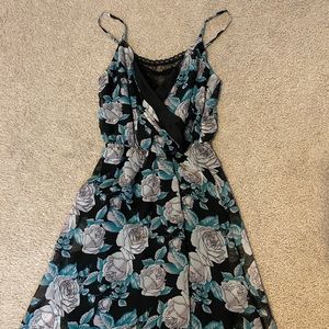 Flower strappy dress, good condition!